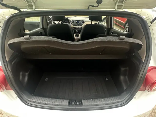 Hyundai i10 1.0i i-Drive 2015 Benzine 14