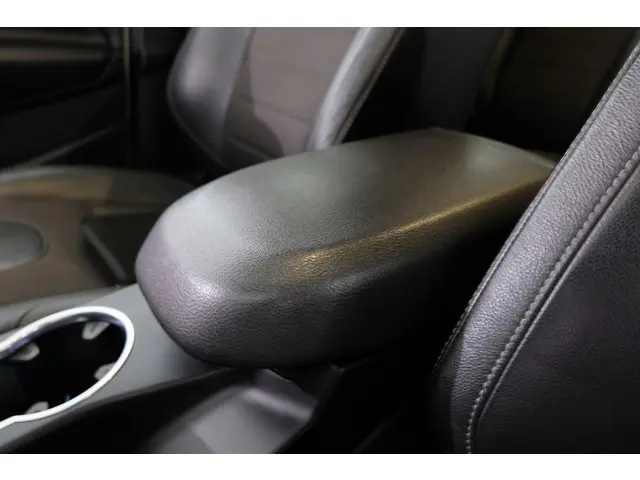 Ford Kuga 1.5 Titanium 2016 Benzine 29