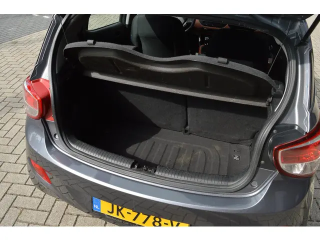 Hyundai i10 1.0i i-Motion Comfort 2017 Benzine 13