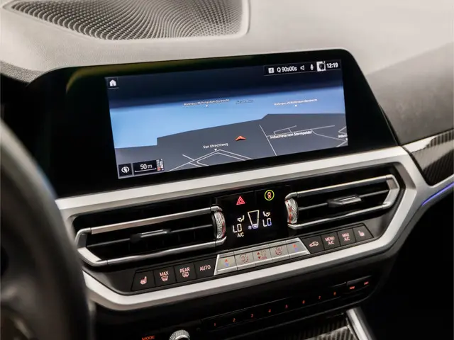 BMW 3 Serie 330i High Executive M Sport 2019 Benzine 9
