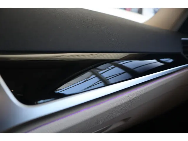 BMW 3 Serie Touring 320i 2020 Benzine 16