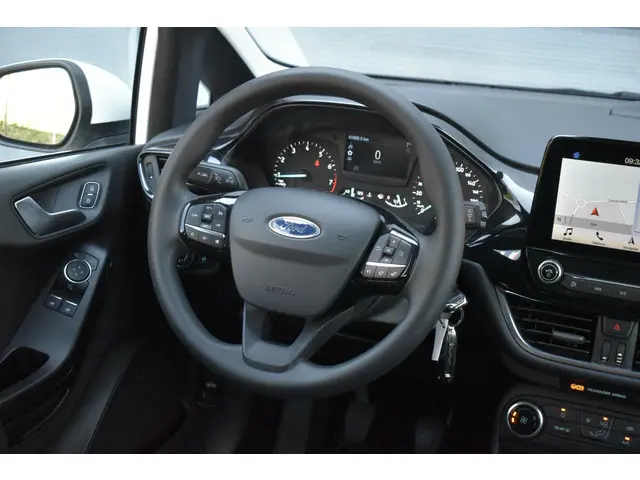 Ford Fiesta 1.1 Trend |NAVI|CARPLAY|CRUISE|PDC 2018 Benzine 29