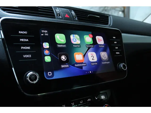 Škoda Superb 1.6 TDI AMBITION BUSINESS 2018 Diesel 29