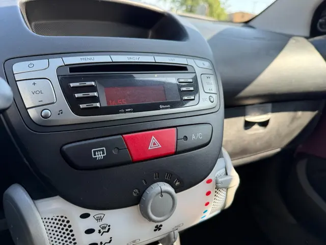 Peugeot 107 1.0 Envy RIJKLAARPRIJS! 2013 Benzine 11