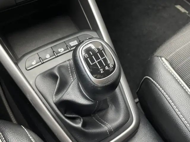 Kia Rio 1.0 T-GDi MHEV GT-Line 2023 Hybride Benzine 18
