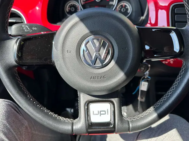 Volkswagen up! | CROSS | UP | AIRCO | 2014 Benzine 16