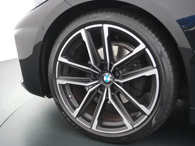 BMW 4 Serie Cabrio 420i High Executive 2021 Benzine 12
