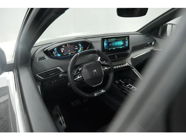 Peugeot 3008 HYbrid4 300 GT 2023 Hybride Benzine 2