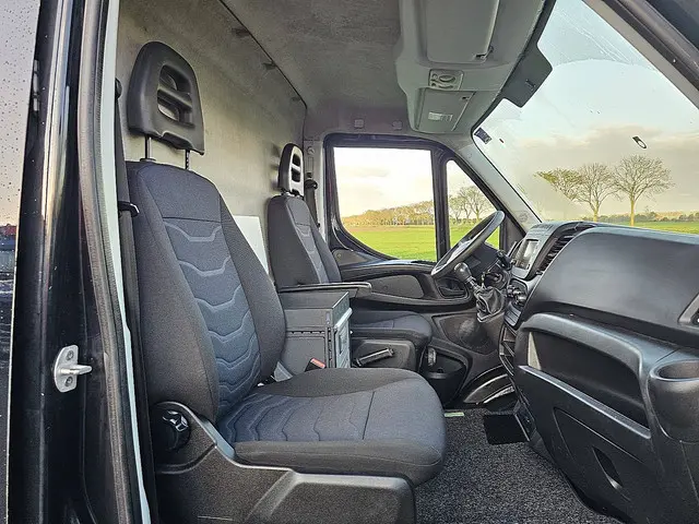 Iveco Daily 35C18 2017 Diesel 7