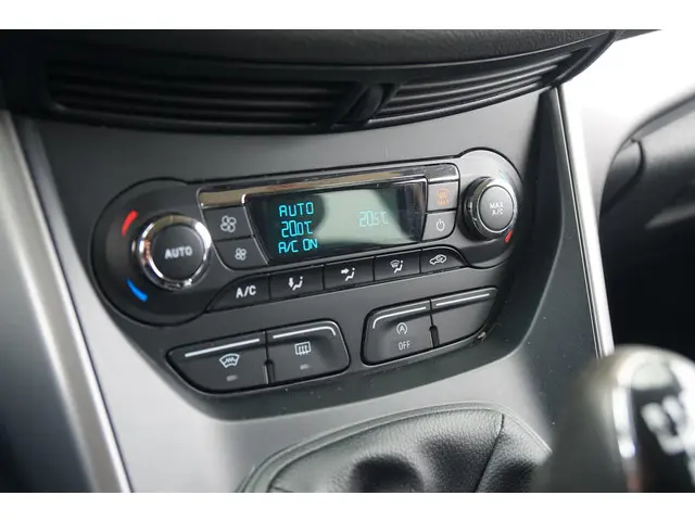 Ford Kuga 1.5 Trend 2016 Benzine 18