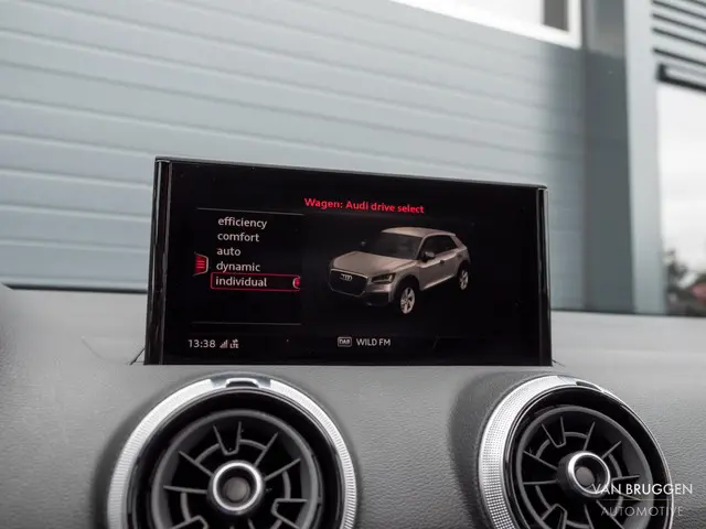 Audi Q2 35 TFSI S-Line 2021 Benzine 30