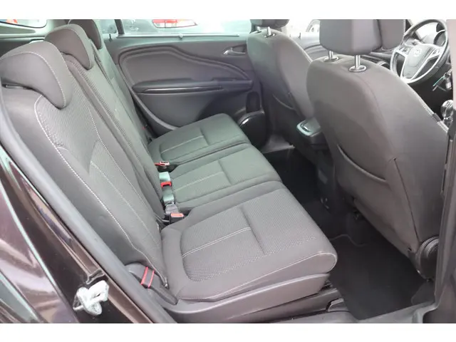 Opel Zafira Tourer 1.4 Cosmo 2012 Benzine 17