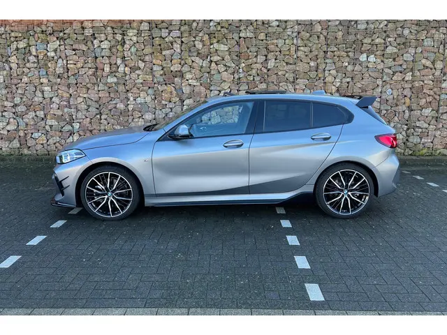 BMW 1 Serie 120i 2023 Benzine 8