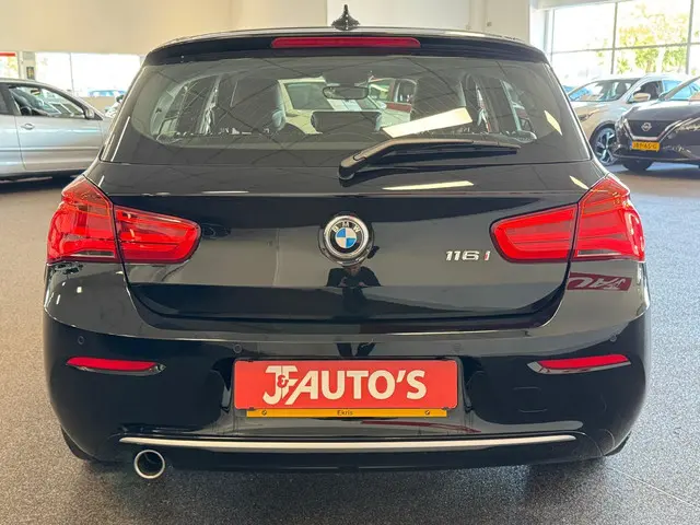 BMW 1 Serie 116i 2019 Benzine 4