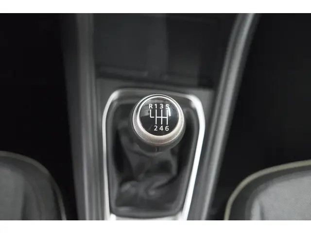 Renault Captur TCe 90 Techno 2025 Benzine 54