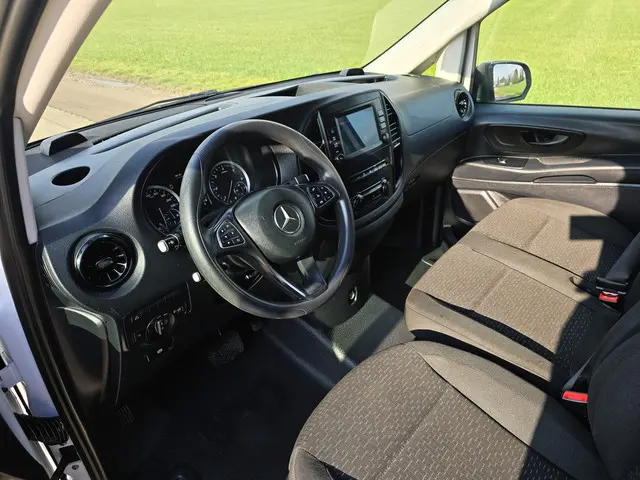 Mercedes-Benz Vito 114 CDI L2 H1 2022 Diesel 19