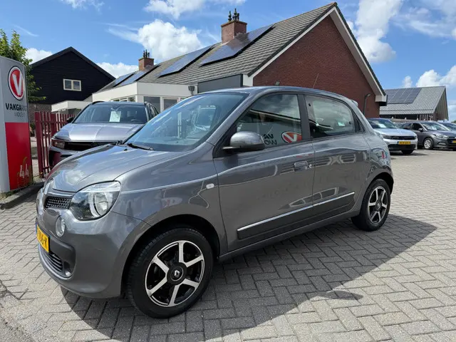 Renault Twingo 0.9 TCe Intens/RIJKLAARPRIJS! 2018 Benzine 4
