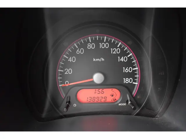 Suzuki Alto 1.0 Celebration EASSS airco 2014 Benzine 13