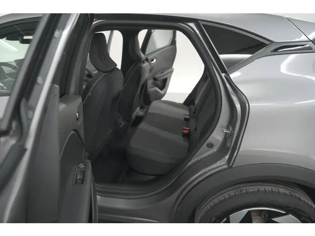 Renault Captur Mild Hybrid 160 EDC Techno 2025 Benzine 27