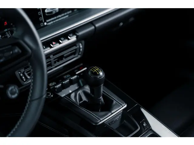 Porsche 911 4.0 GT3 Touring 2021 Benzine 52