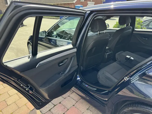 BMW 5 Serie Touring 520i M Sport Edition 2015 Benzine 28