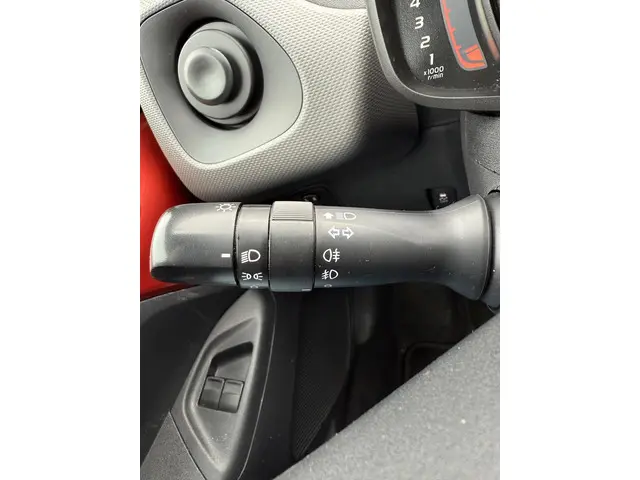 Peugeot 108 1.0 e-VTi Active 2021 Benzine 20