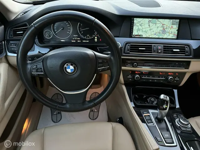 BMW 5 Serie 520i High Executive 2012 Benzine 12