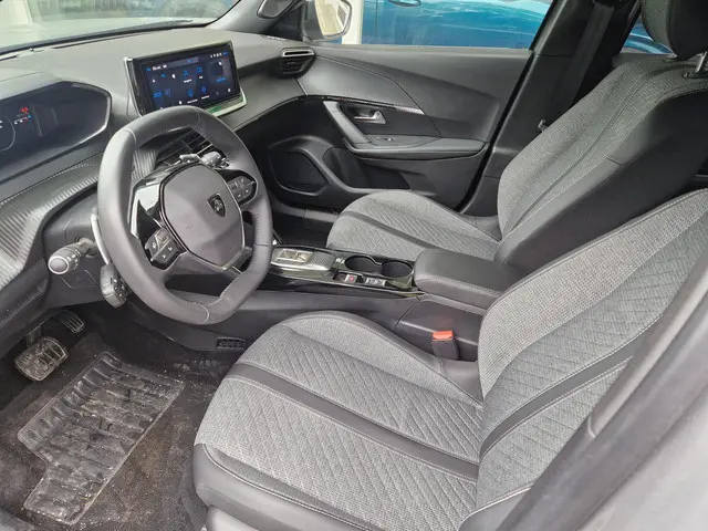 Peugeot 2008 1.2 Hybrid 136 Allure 2024 Hybride Benzine 21