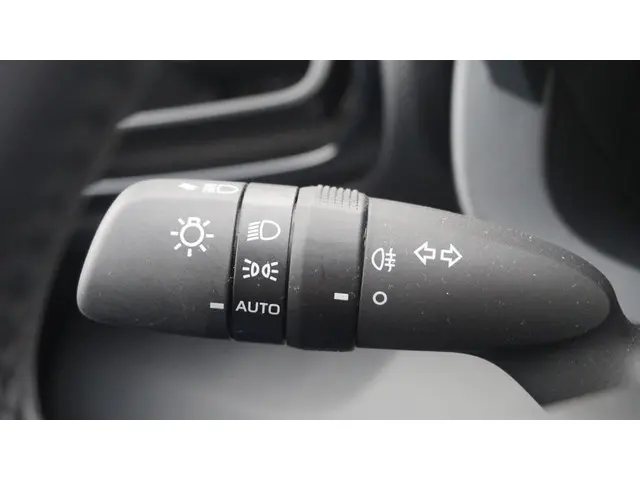 Mazda 2 Hybrid 1.5 2025 Hybride Benzine 17