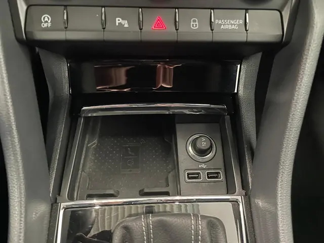 Škoda Karoq 1.5 TSI DSG Sportline 2019 Benzine 24