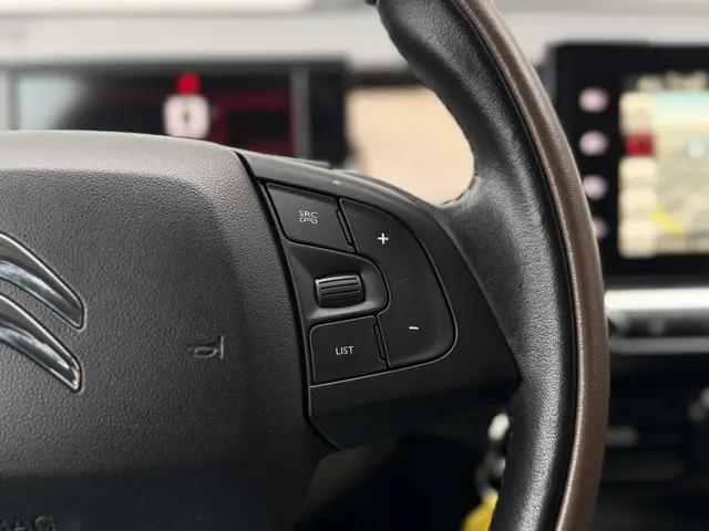 Citroën C4 Cactus 1.2 PureTech Shine 2016 Benzine 17