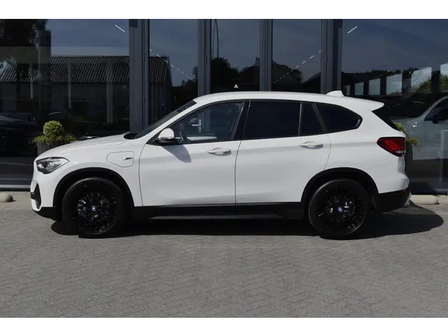 BMW X1 xDrive25e Led - Camera - Cruise 2022 Hybride Benzine 4