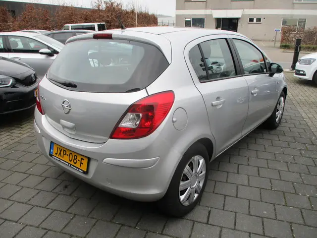 Opel Corsa 1.2 EcoFlex Selection 2014 Benzine 2