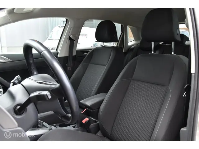 Volkswagen Polo 1.0 TSI Comfortline 2018 Benzine 8