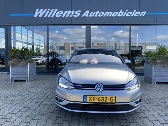 Volkswagen Golf 1.5 TSI Highline 2018 Benzine 2