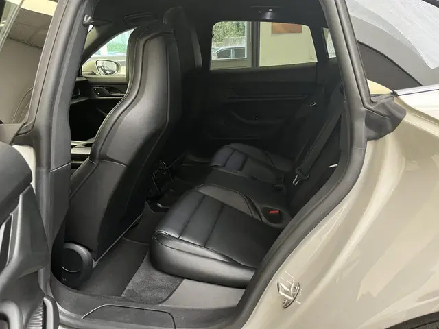 Porsche Taycan Cross Turismo 4 93 kWh 2021 Elektrisch 21