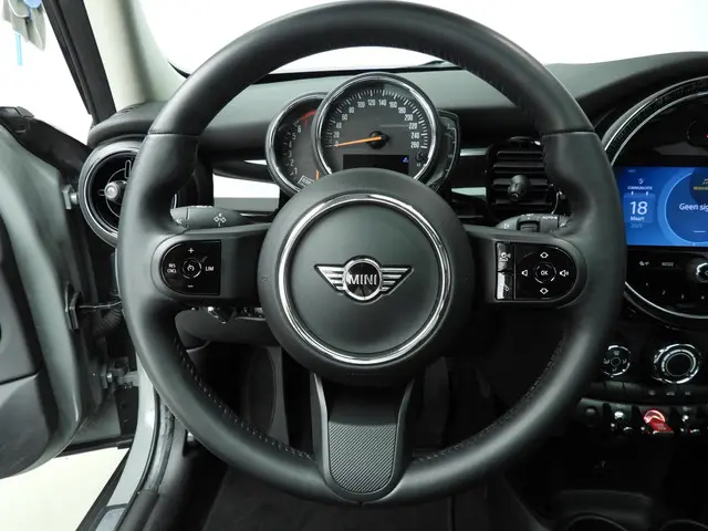 MINI 5-Deurs Cooper 2022 Benzine 11