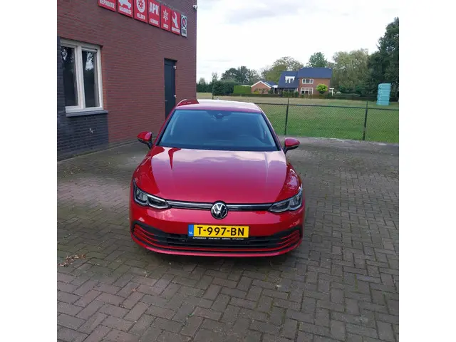 Volkswagen Golf 1.5 TSI Life Business 2022 Benzine 21