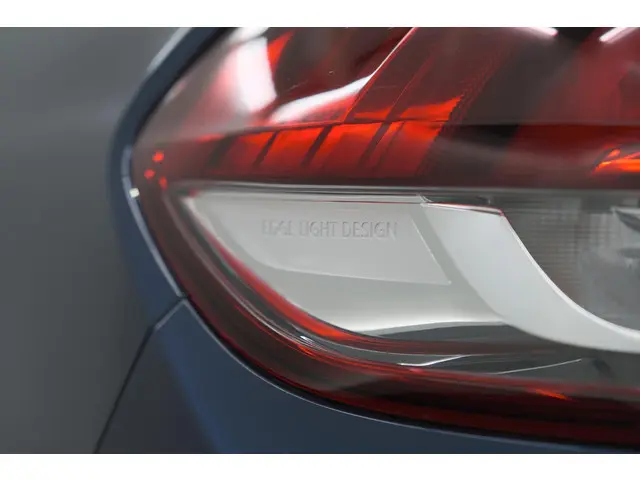 Renault Scénic TCe 140 EDC Bose 2021 Benzine 26