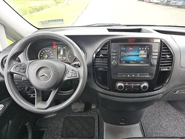 Mercedes-Benz Vito 114 CDI TOURER 2023 Diesel 8