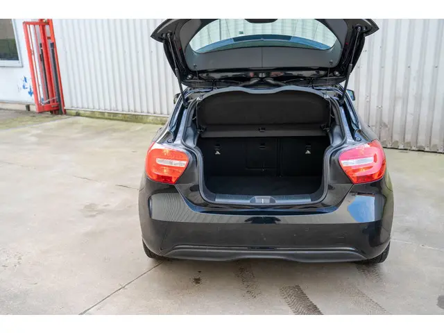 Mercedes-Benz A-Klasse 180 Prestige 2015 Benzine 18