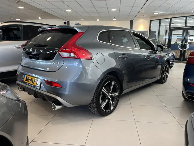 Volvo V40 T3 Polar+ Sport Automaat 2019 Benzine 40