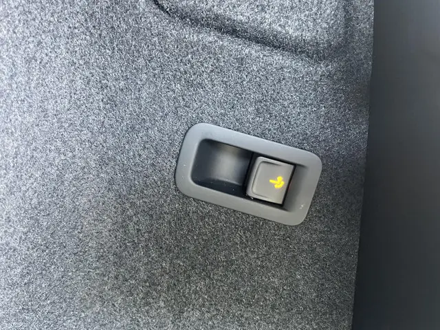 SEAT Ateca 1.5 TSi DSG FR Business Intense 2022 Benzine 26