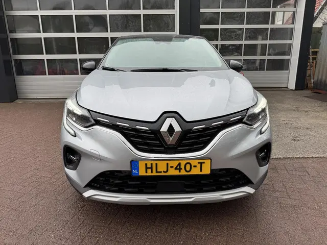 Renault Captur 1.3 TCe 140PK EDC TECHNO 2024 Benzine 2