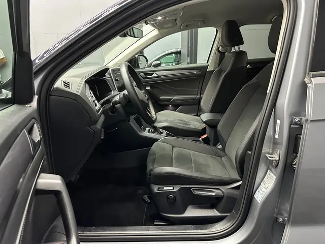 Volkswagen T-Roc 1.5 TSI Life 2022 Benzine 6