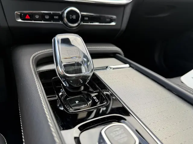 Volvo V90 B4 D Plus Dark 2023 Diesel 22