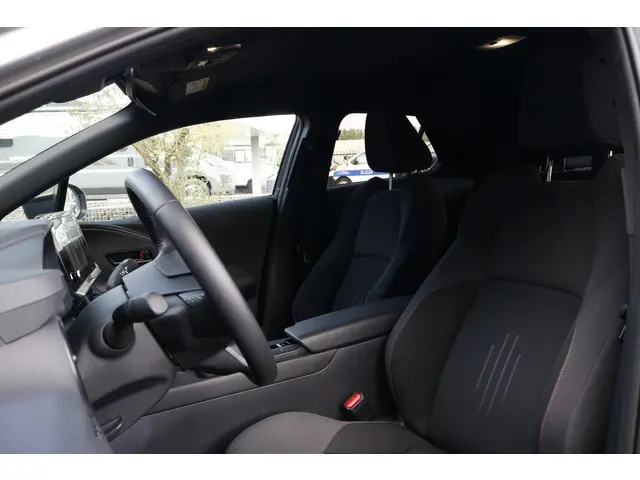 Toyota C-HR 1.8 Hybrid 140 Dynamic 2024 Hybride Benzine 13