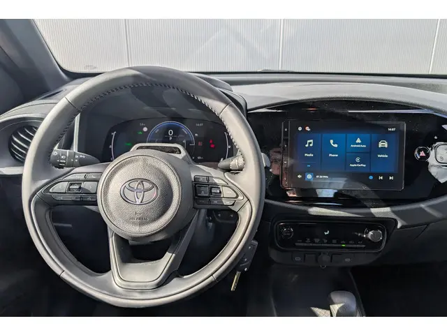 Toyota Aygo X Hybrid 115 play 2026 Hybride Benzine 11