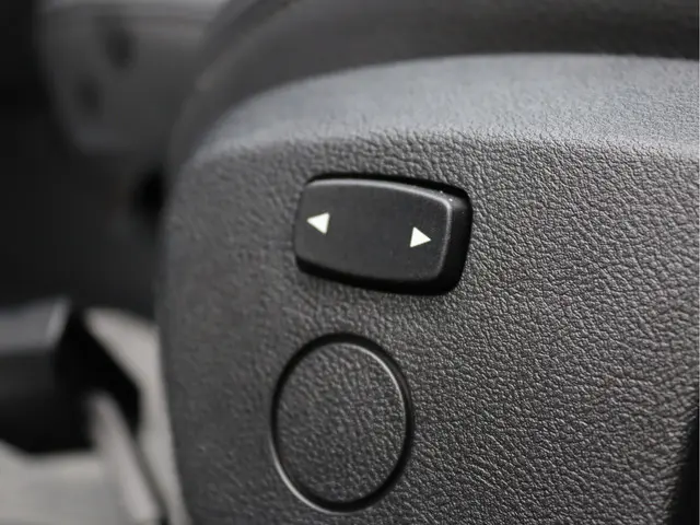 BMW 1 Serie 118i Business Edition 2022 Benzine 23