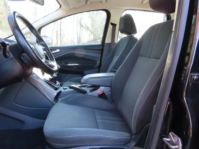 Ford C-MAX 1.6 EcoBoost Titanium 2013 Benzine 19